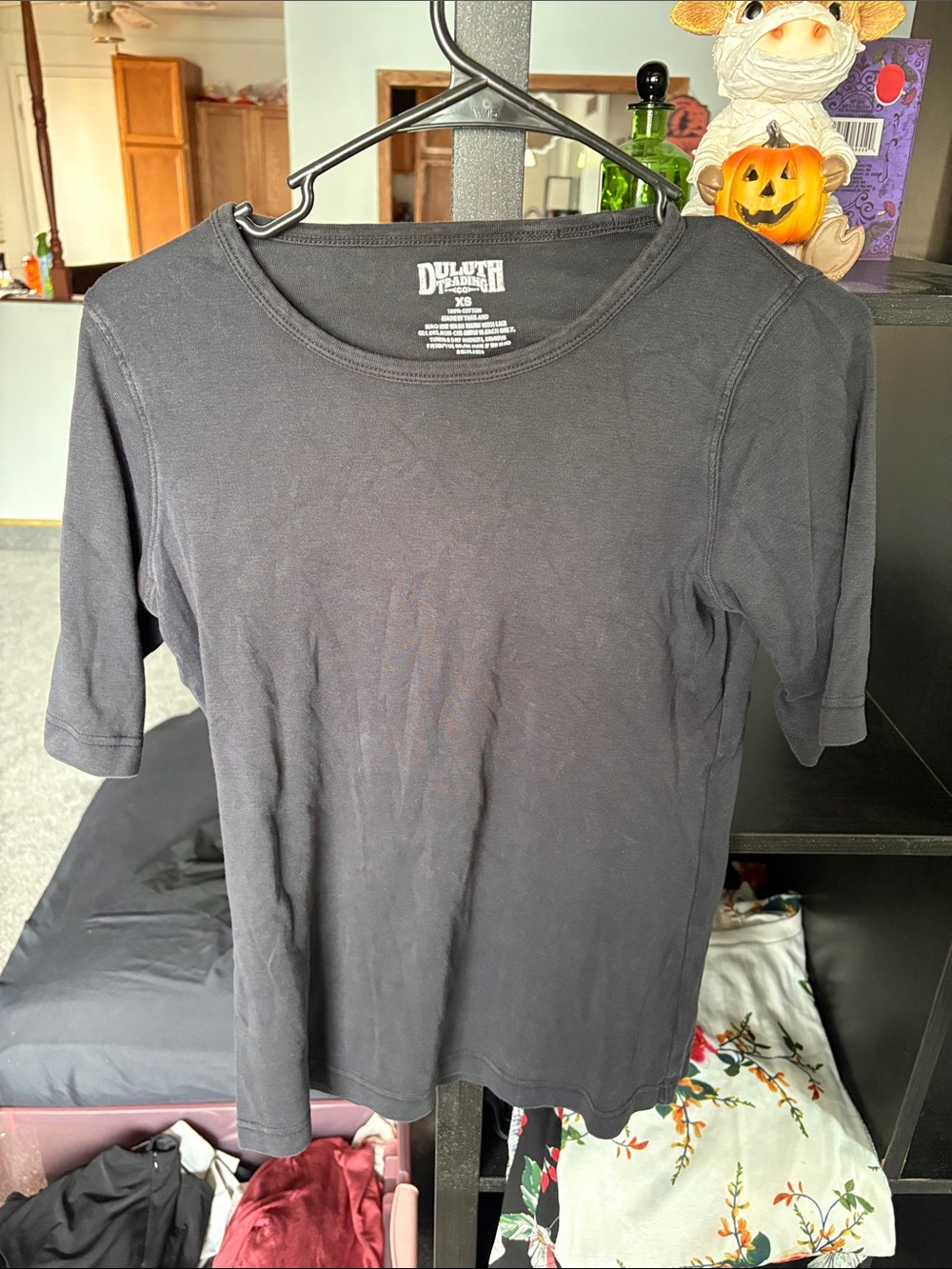 Duluth Trading Co Black Short-Sleeve Crewneck Tee